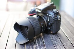 ����35mm F1.8��ô�����ɶ���Ӱ��ѵ�׷���ͷ���ԣ�