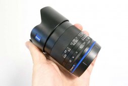 ͼͣ˾Loxia 21mm f/2.8 FE