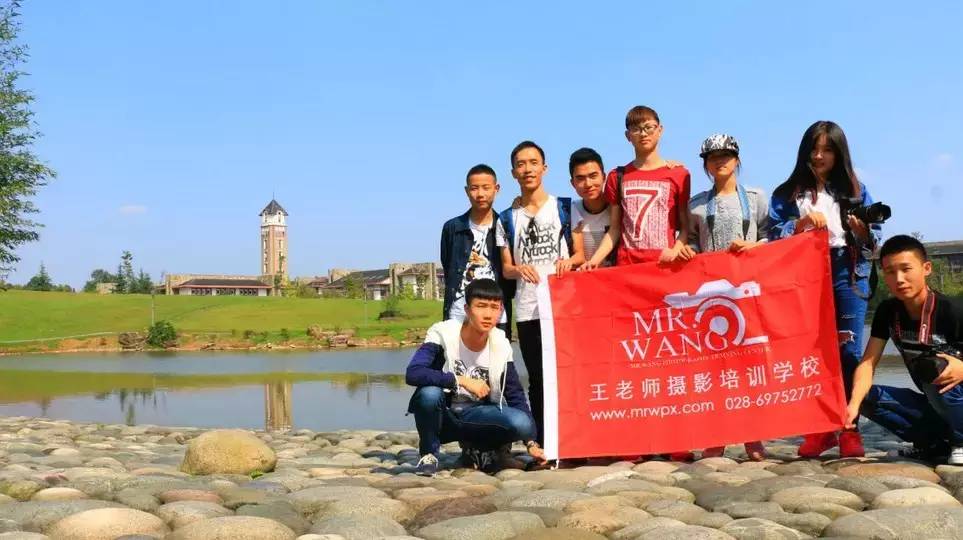 �ɶ���Ӱ��ѵ �ɶ�����ʦ��Ӱ��ѵѧУ